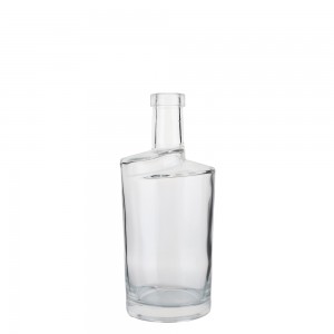 700 ml clear liquor bottle with cork