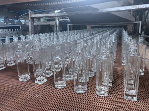 500 ml 750 ml 1000 ml clear liquor glass bottle