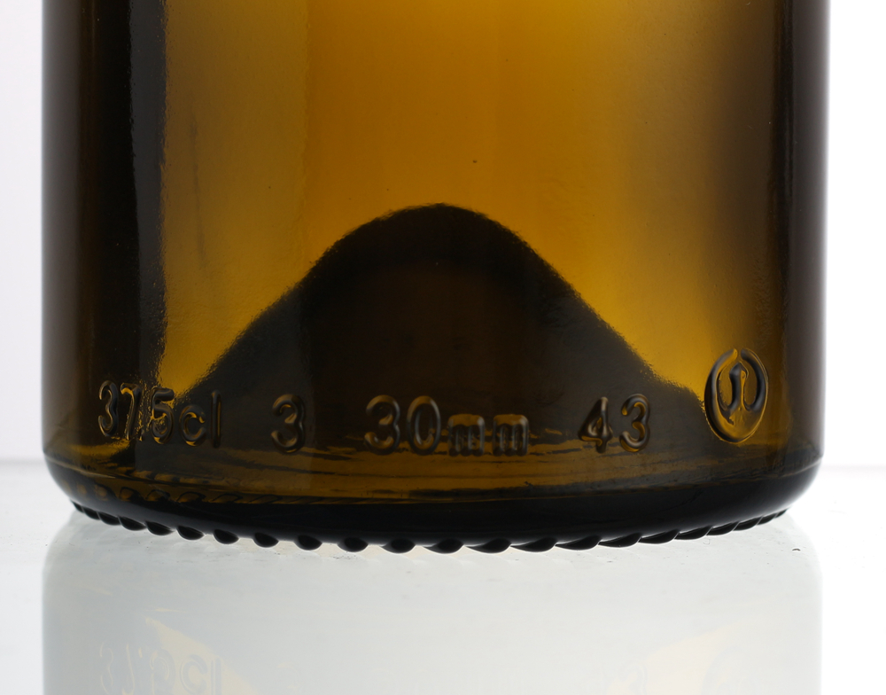China Wholesale Whisky Bottle Lights Factories Quotes-
Fancy 375 ml amber wine glass bottle with screw – QLT detail pictures
