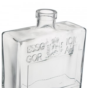 700 ml flat shape liquor glass vodka bottle with cork