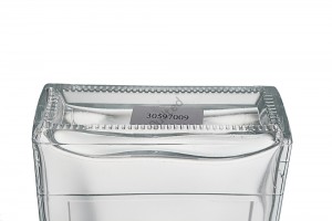 700 ml flat shape liquor glass vodka bottle with cork