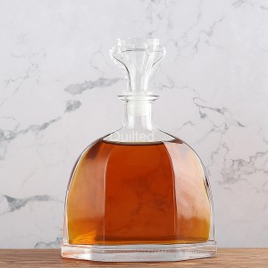 Custom 300 ml flat liquor glass whisky bottle