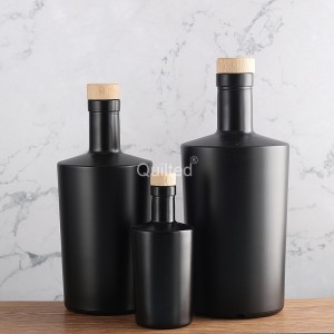 250 ml matte black and clear liquor glass bottle with cork