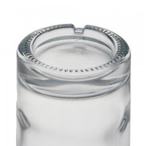 Design 750 ml clear liquor glass vodka bottle