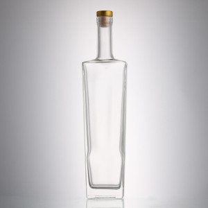 Empty 700 ml flat square glass liquor bottle