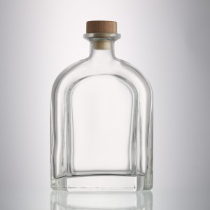 700 ml flat shape liquor glass bottle