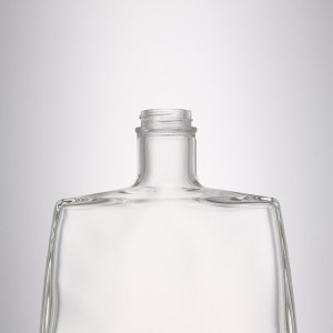 unique clear glass 700 ml flat shape liquor bottle