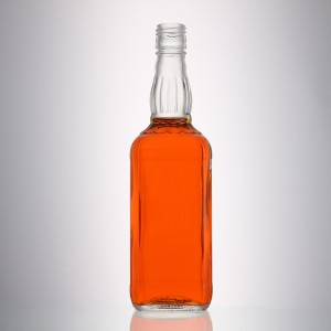 700 ml square shape glass liquor bottle