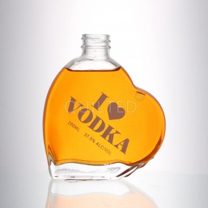 200 ml heart-shaped clear liquor glass bottle