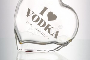 200 ml heart-shaped clear liquor glass bottle