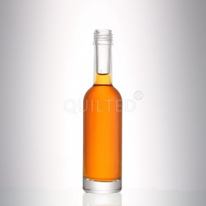 Mini 150 ml clear liquor glass gin bottle with screw