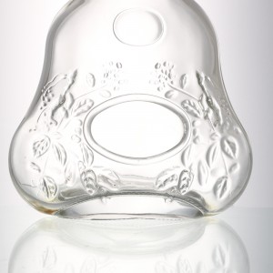 700 ml unique shape flat glass liquor bottle