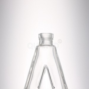 Custom 500 ml Letter shape liquor glass whisky bottle
