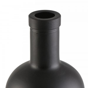 750 ml liquor black gin glass bottle with cover
