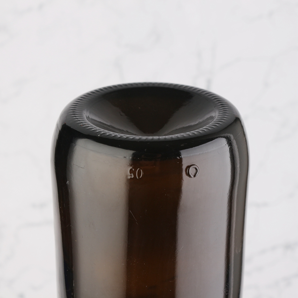 China Wholesale Mexican Liquor Bottles Quotes Pricelist-
Bulk 1500 ml red wine glass bottle with cork – QLT detail pictures