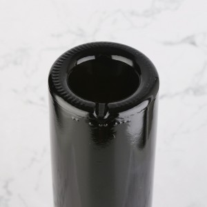 750 ml amber color red wine glass bottle with cork