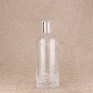 700ml embossed glass liquor bottle with cork