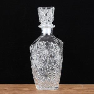 700 ml square shape liquor glass whisky bottle