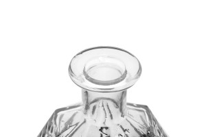 Custom 700 ml flat whisky glass bottle with lid