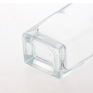 700ml clear trapeziod shape glass alcohol bottles