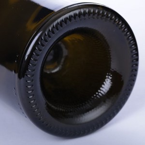 750 ml Antique Green Glass Claret Wine Bottles Cork Finish