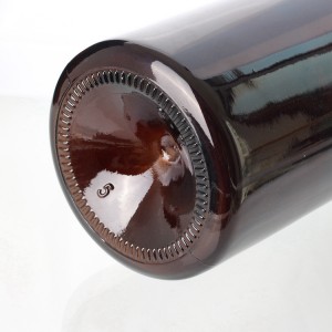 Fancy custom bulk liquor glass gin bottle with cover