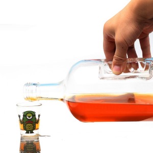 Custom hand shape 1700 ml liquor glass vodka bottle